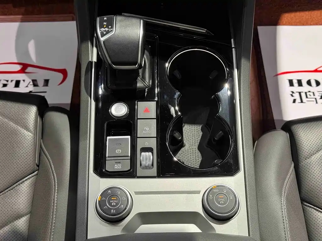 Volkswagen Volkswagen Touareg 2022 3.0TSI R-Line Sport Package 2023 - thumbnail 10