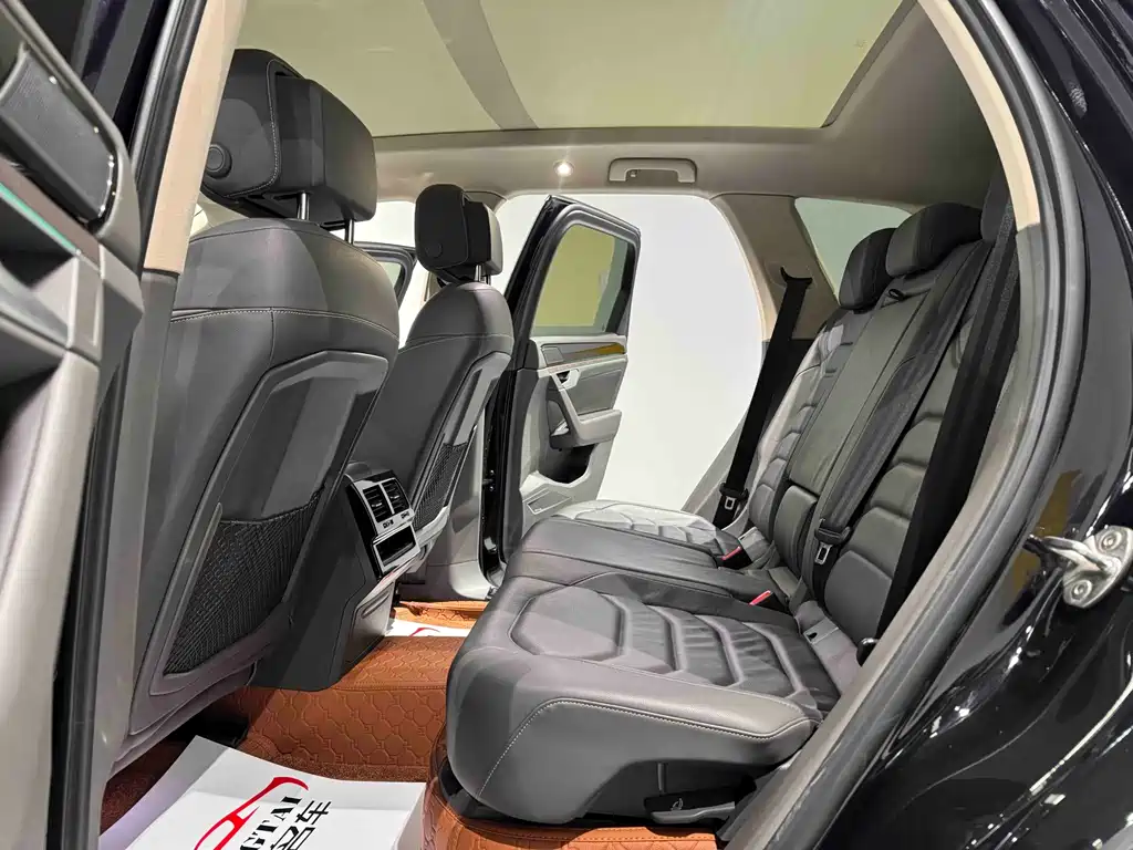 Volkswagen Volkswagen Touareg 2022 3.0TSI R-Line Sport Package 2023 - thumbnail 15