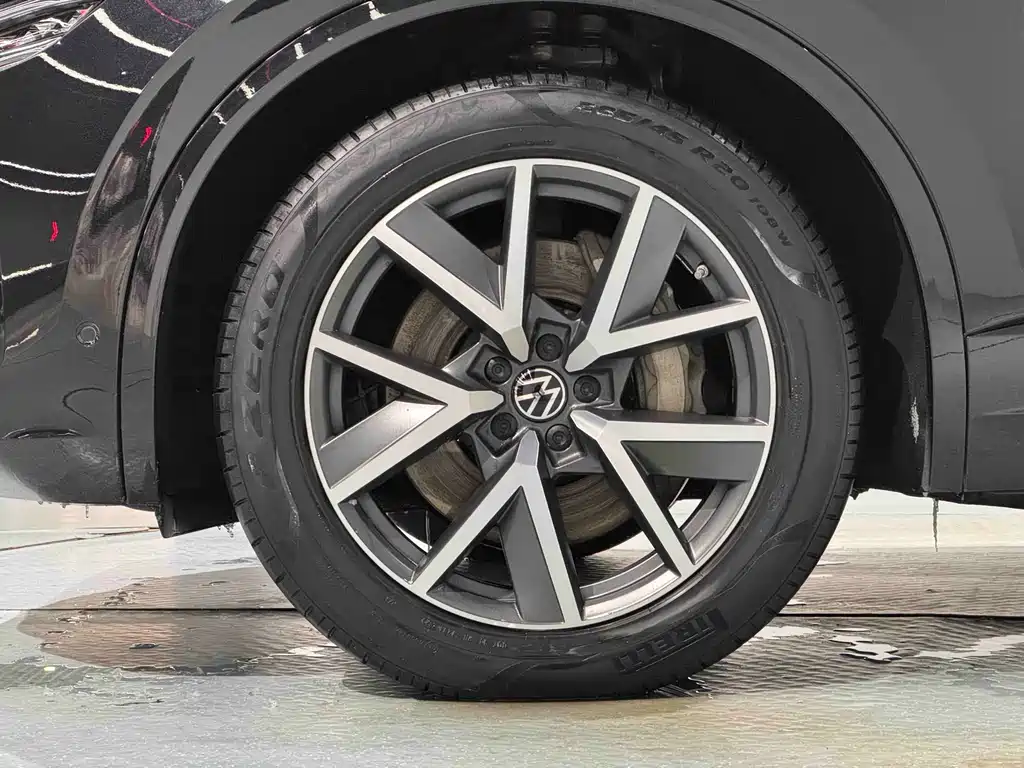Volkswagen Volkswagen Touareg 2022 3.0TSI R-Line Sport Package 2023 - thumbnail 17
