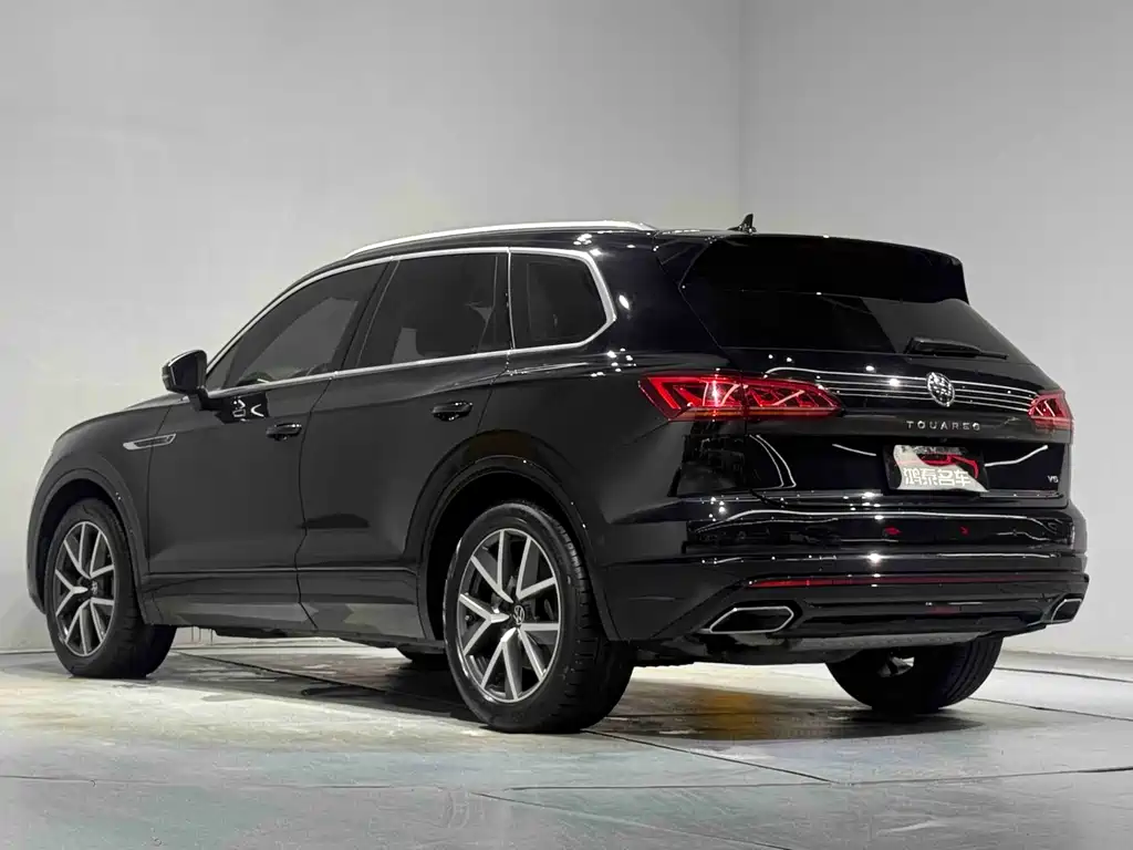 Volkswagen Volkswagen Touareg 2022 3.0TSI R-Line Sport Package 2023 - thumbnail 18
