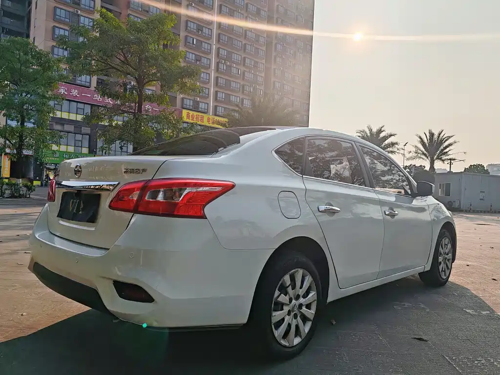 Nissan Nissan Sylphy 2022 Classic 1.6XE CVT Comfort Edition 2022 - thumbnail 4