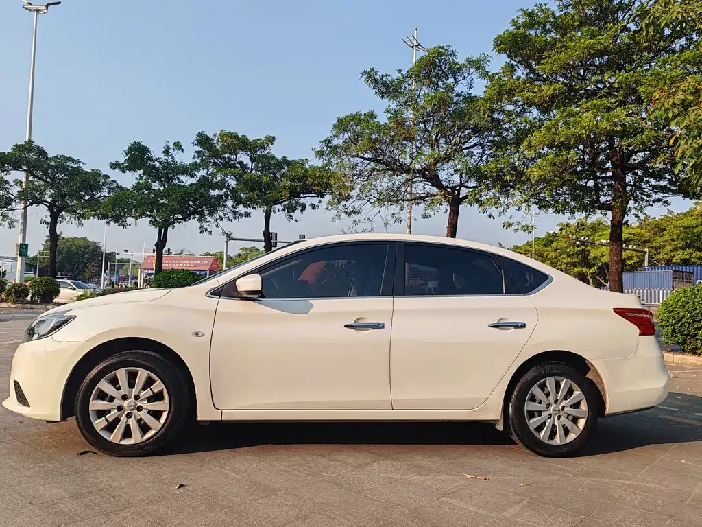 Nissan Nissan Sylphy 2022 Classic 1.6XE CVT Comfort Edition 2022 - thumbnail 5