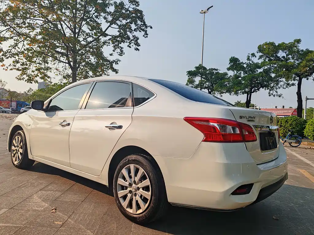 Nissan Nissan Sylphy 2022 Classic 1.6XE CVT Comfort Edition 2022 - thumbnail 7