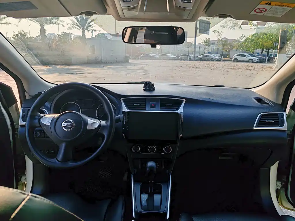 Nissan Nissan Sylphy 2022 Classic 1.6XE CVT Comfort Edition 2022 - thumbnail 10