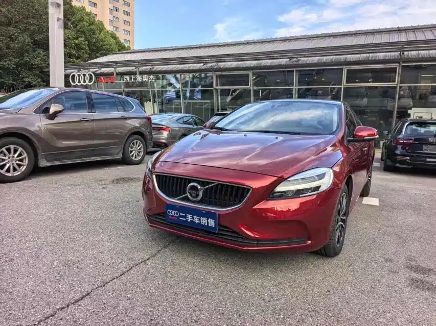 Volvo Volvo V40 2017 T3 Intelli-Safe Edition 2019