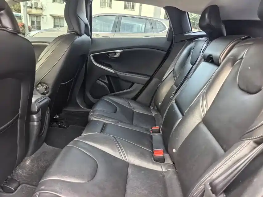Volvo Volvo V40 2017 T3 Intelli-Safe Edition 2019 - thumbnail 17