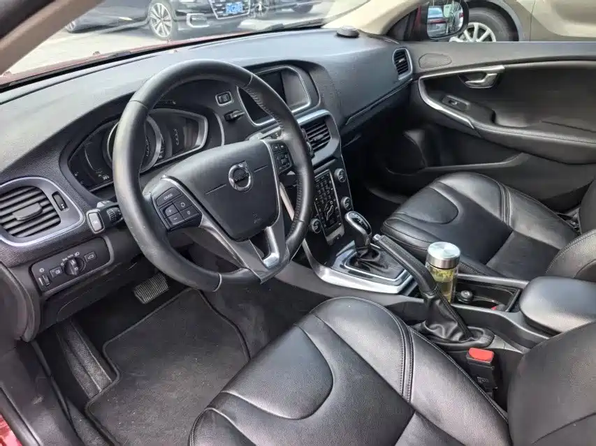 Volvo Volvo V40 2017 T3 Intelli-Safe Edition 2019 - thumbnail 18