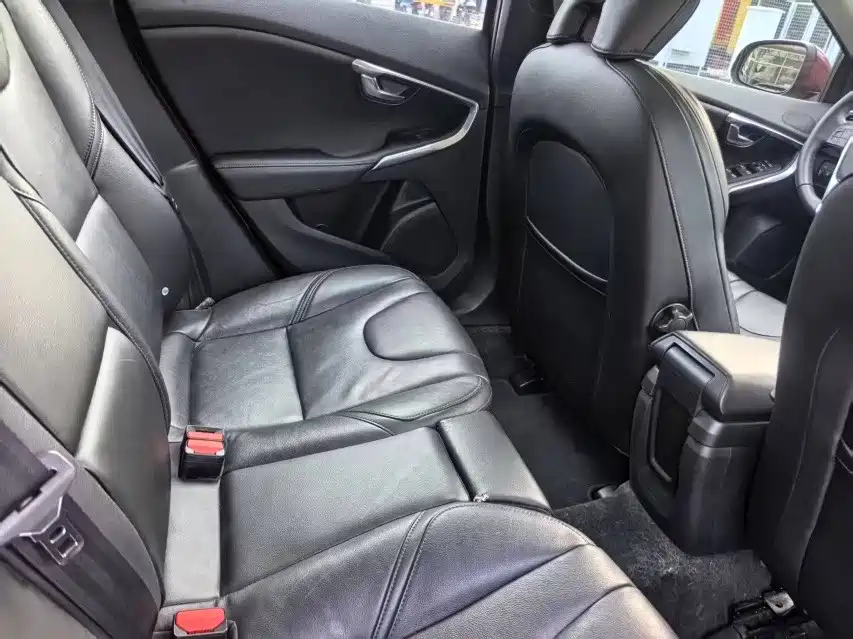 Volvo Volvo V40 2017 T3 Intelli-Safe Edition 2019 - thumbnail 19