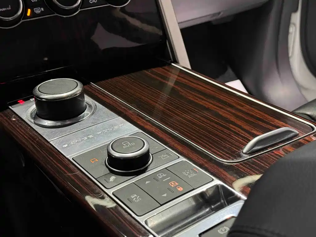 Land Rover Range Rover 2016 3.0T European Specification 2017 - thumbnail 9