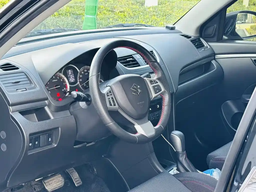 Suzuki Suzuki Swift 2014 1.6L CVT 2WD Luxury Edition 2015 - thumbnail 16