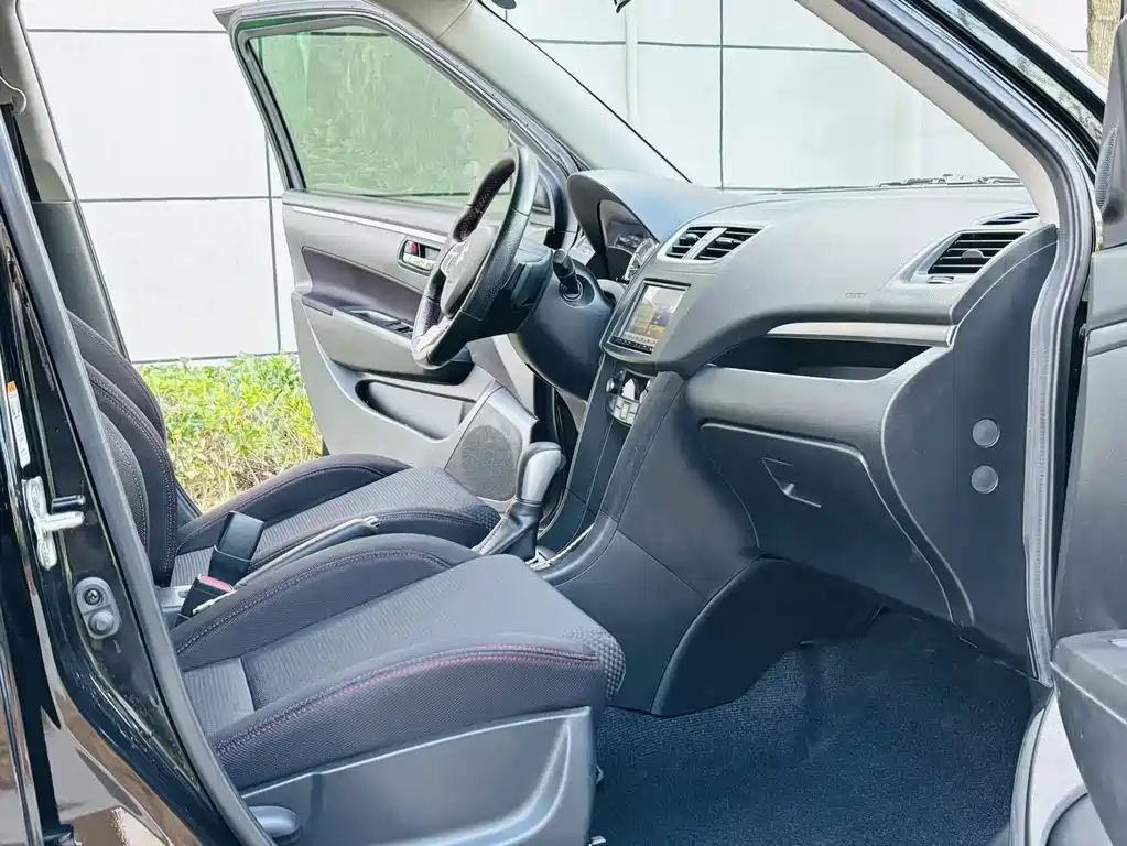 Suzuki Suzuki Swift 2014 1.6L CVT 2WD Luxury Edition 2015 - thumbnail 17