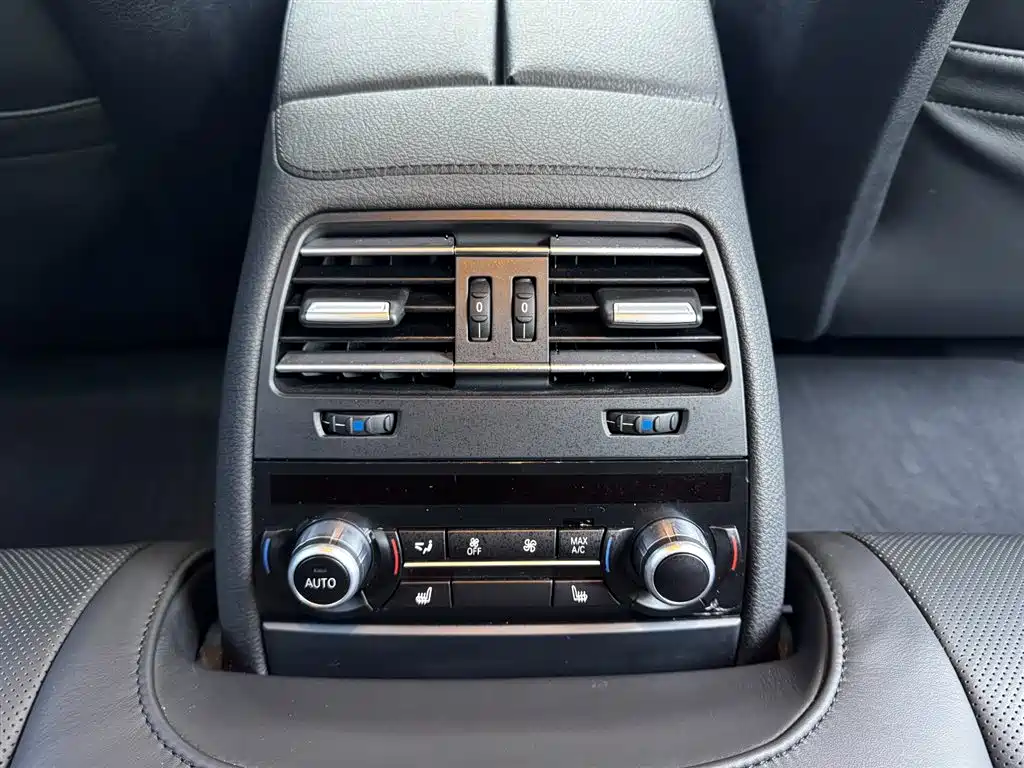 BMW BMW M6 2013 M6 Coupe 2016 - thumbnail 23