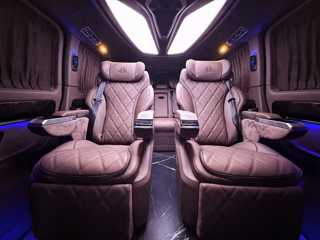 Mercedes-Benz Vito 2024 2.0T Business Edition 7-seater 2026 - thumbnail 2