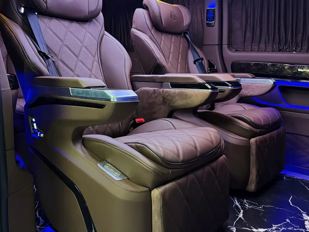 Mercedes-Benz Vito 2024 2.0T Business Edition 7-seater 2026 - thumbnail 4