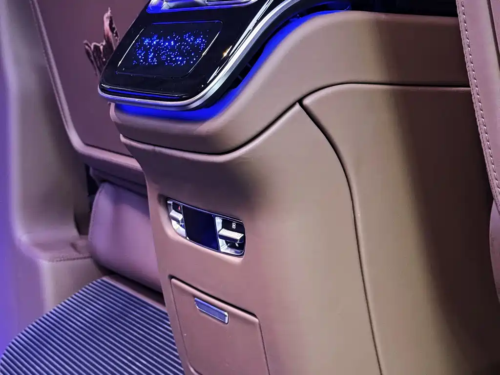 Mercedes-Benz Vito 2024 2.0T Business Edition 7-seater 2026 - thumbnail 8