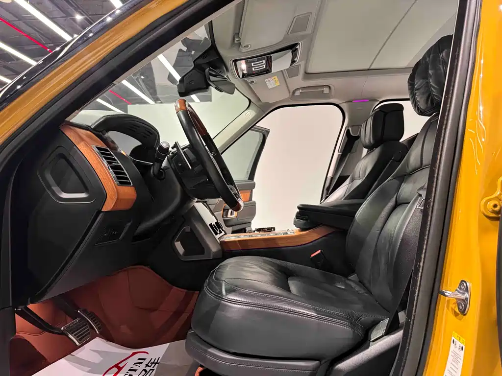 Land Rover Range Rover 2021 3.0 L6 50th Anniversary Edition 2021 - thumbnail 5