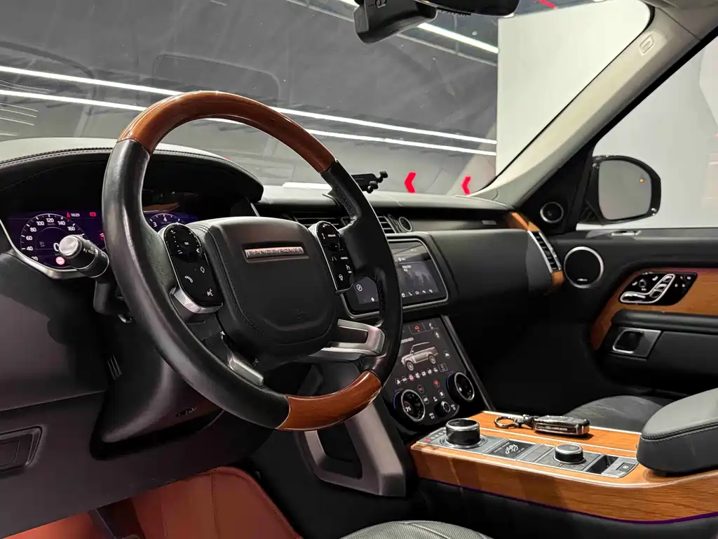 Land Rover Range Rover 2021 3.0 L6 50th Anniversary Edition 2021 - thumbnail 6