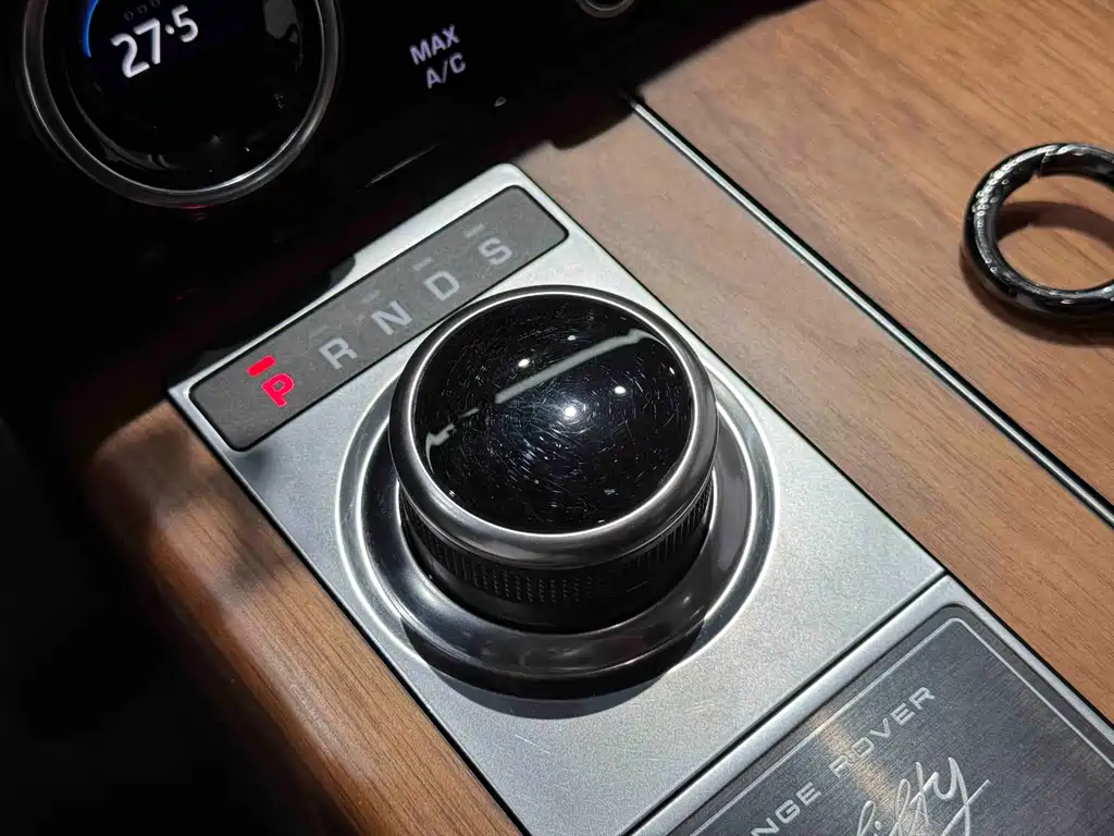 Land Rover Range Rover 2021 3.0 L6 50th Anniversary Edition 2021 - thumbnail 10