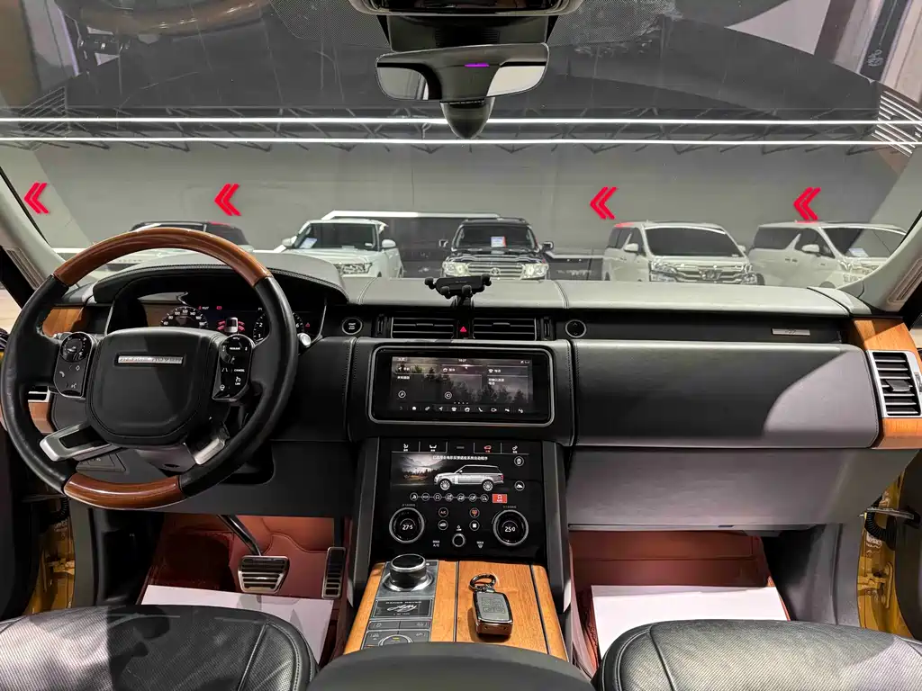Land Rover Range Rover 2021 3.0 L6 50th Anniversary Edition 2021 - thumbnail 12