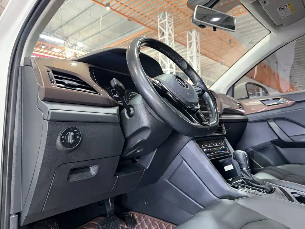 Volkswagen Tharu 2021 280TSI Front-Wheel Drive Luxury Edition 2021 - thumbnail 7
