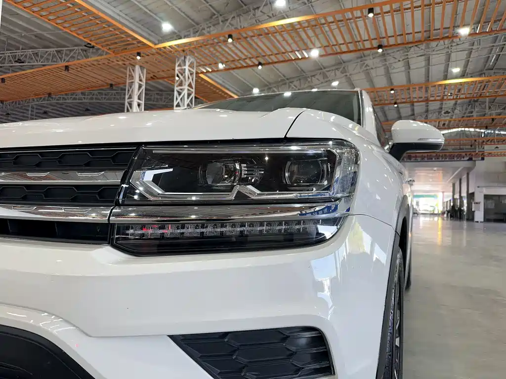 Volkswagen Tharu 2021 280TSI Front-Wheel Drive Luxury Edition 2021 - thumbnail 8