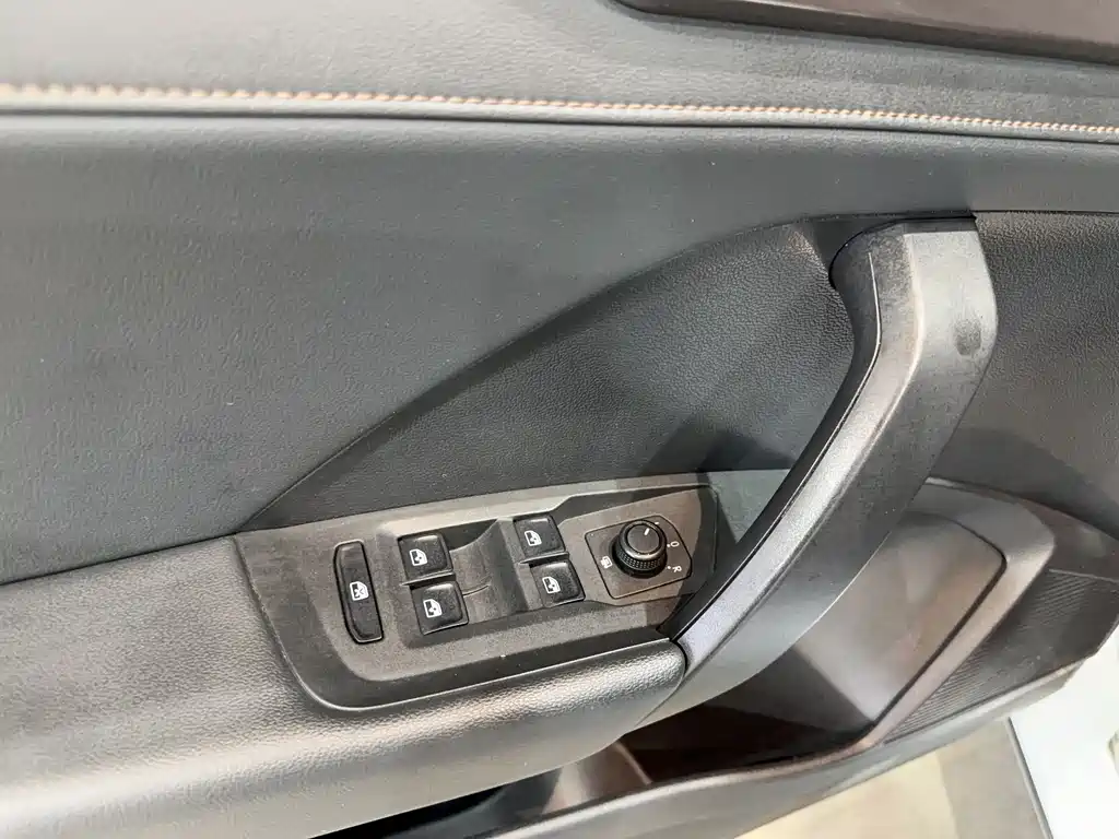 Volkswagen Tharu 2021 280TSI Front-Wheel Drive Luxury Edition 2021 - thumbnail 12