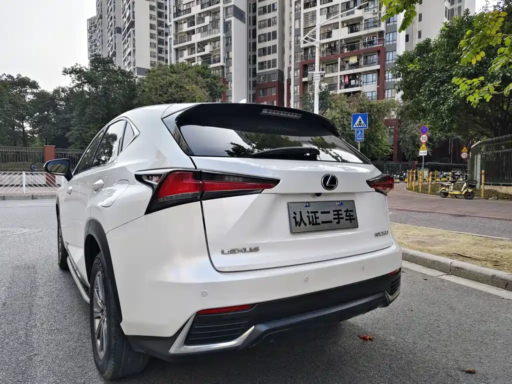Lexus Lexus NX 200 FWD Dynamic Edition 2020 Model VI 2021 - thumbnail 4