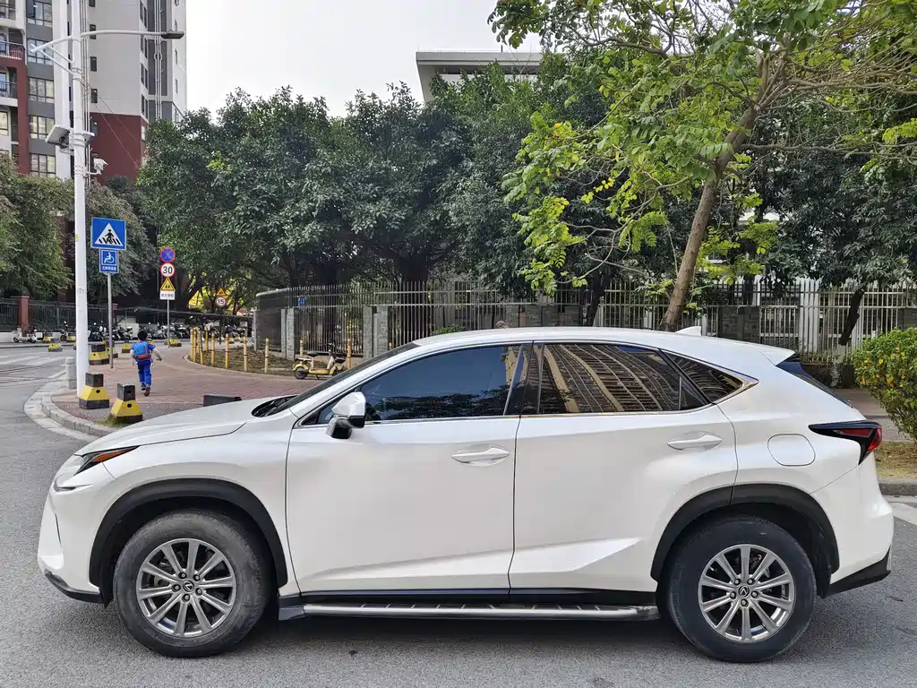 Lexus Lexus NX 200 FWD Dynamic Edition 2020 Model VI 2021 - thumbnail 6