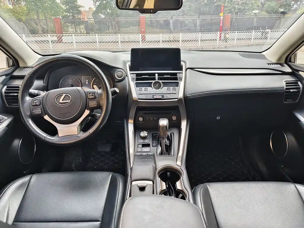 Lexus Lexus NX 200 FWD Dynamic Edition 2020 Model VI 2021 - thumbnail 7