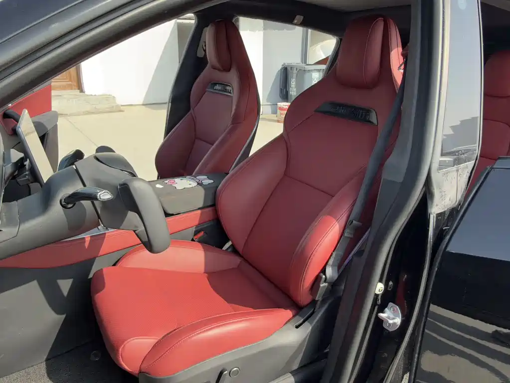 Tesla Model Y 2022 Rear-Wheel Drive Version 2023 - thumbnail 4