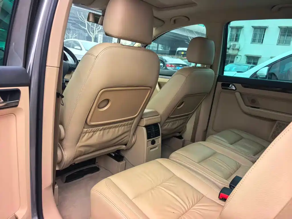 Volkswagen Touran 2008 1.8T Smart Elite Automatic 5-seater 2010 - thumbnail 21