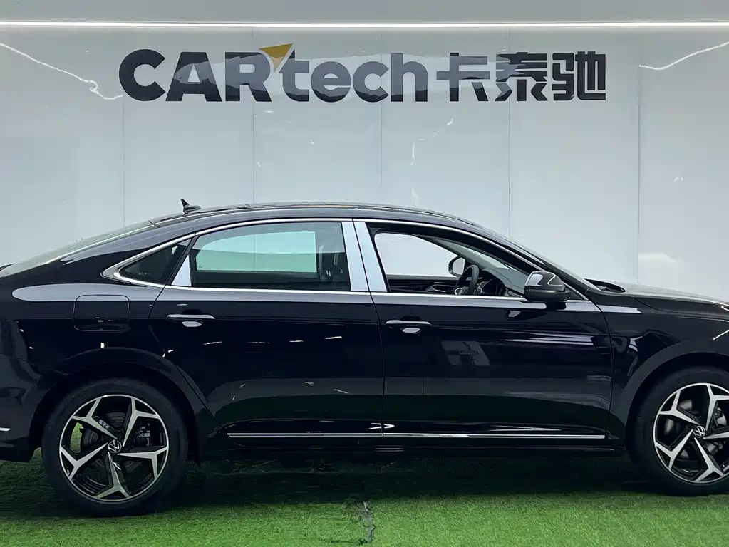 Volkswagen Passat 2026 Model Distinguished 330TSI Elite Edition 2026 - thumbnail 4