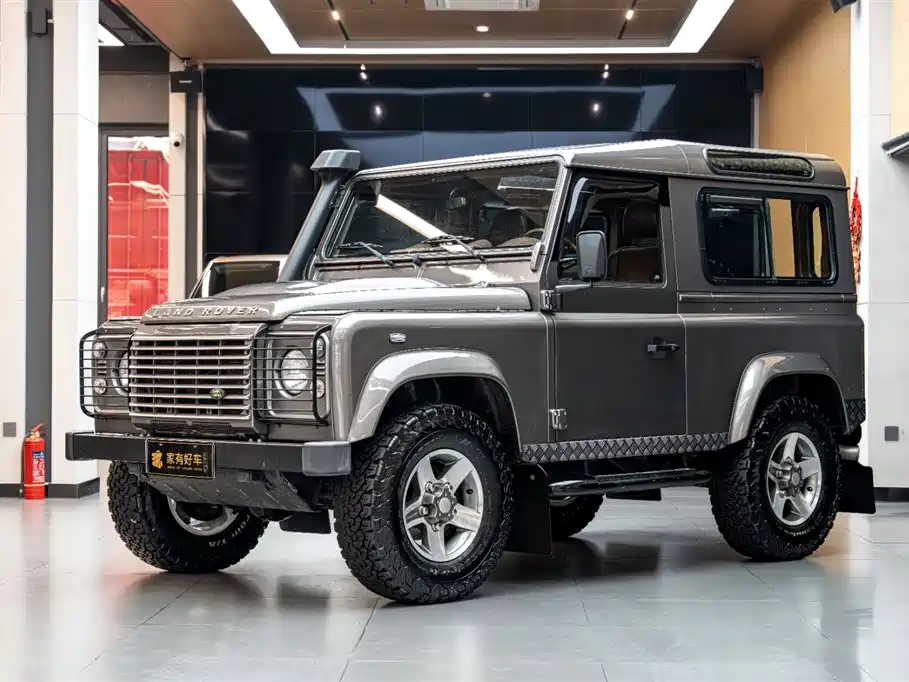 Land Rover Land Rover Defender 2010 Ice & Fire Limited Edition 2011