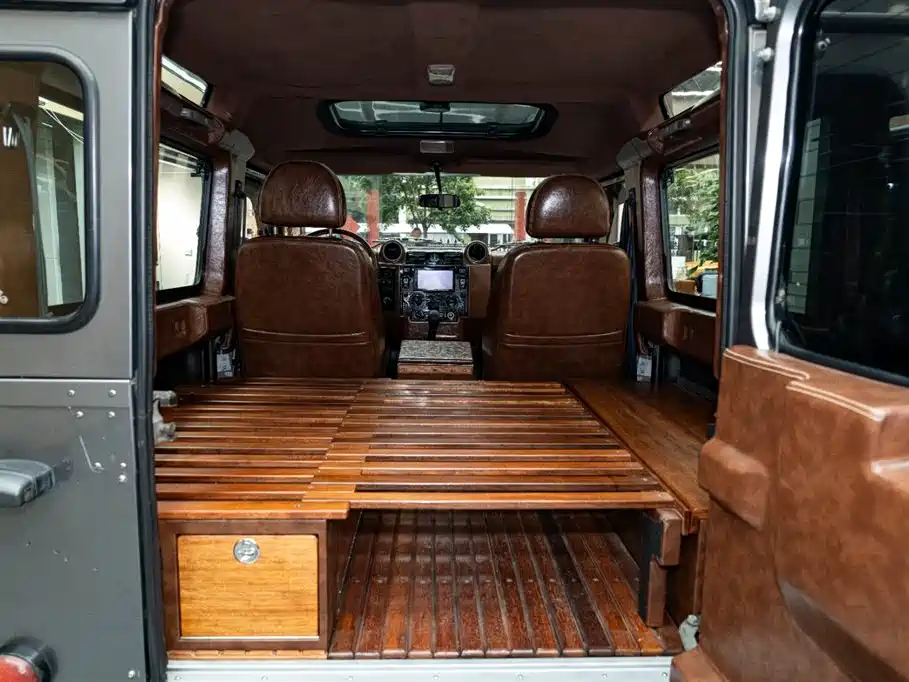 Land Rover Land Rover Defender 2010 Ice & Fire Limited Edition 2011 - thumbnail 6
