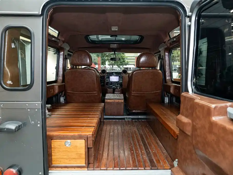 Land Rover Land Rover Defender 2010 Ice & Fire Limited Edition 2011 - thumbnail 7