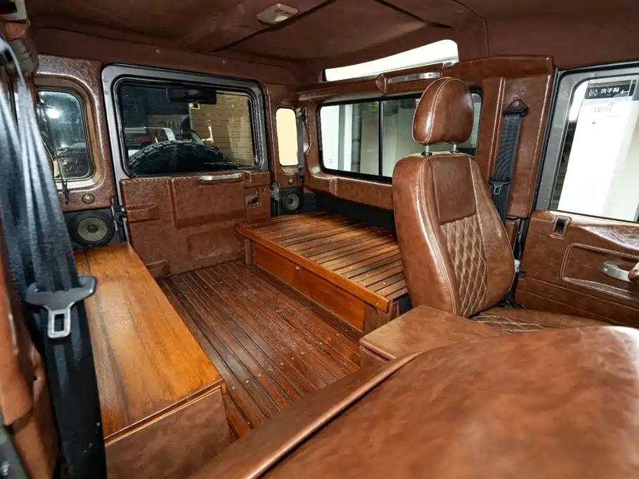 Land Rover Land Rover Defender 2010 Ice & Fire Limited Edition 2011 - thumbnail 13