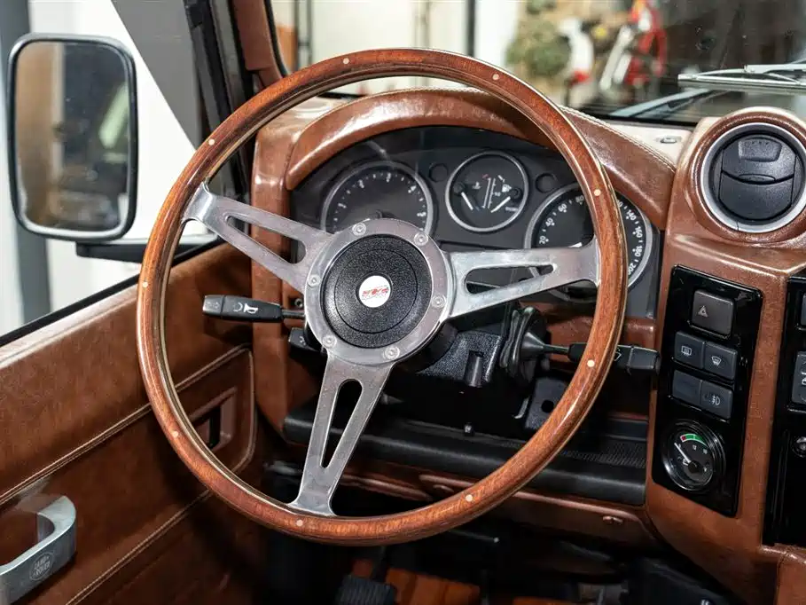 Land Rover Land Rover Defender 2010 Ice & Fire Limited Edition 2011 - thumbnail 15