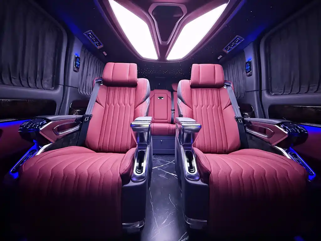 Mercedes-Benz Vito 2024 2.0T Business Edition 7-seater 2026 - thumbnail 2