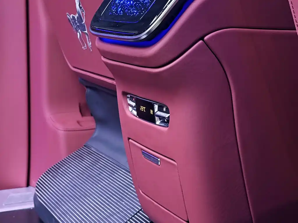 Mercedes-Benz Vito 2024 2.0T Business Edition 7-seater 2026 - thumbnail 5