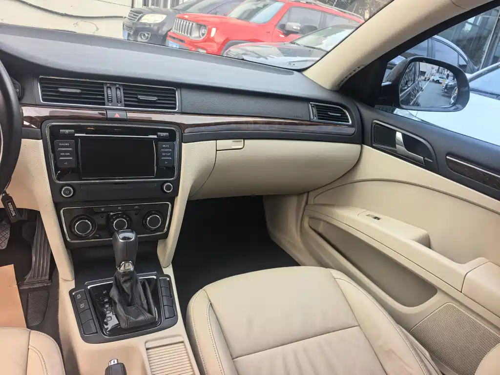 Škoda Škoda Superb 2013 1.8 TSI Automatic Prestige Edition 2014 - thumbnail 14