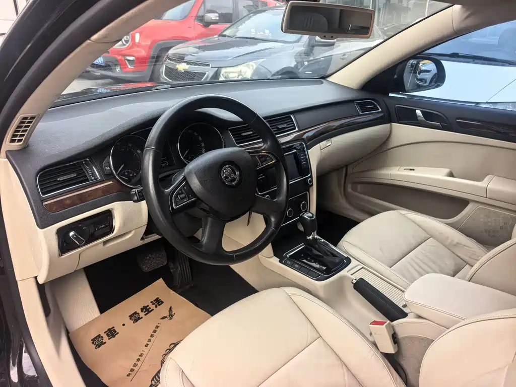 Škoda Škoda Superb 2013 1.8 TSI Automatic Prestige Edition 2014 - thumbnail 25
