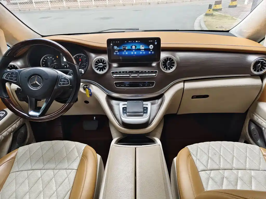 Mercedes-Benz Viano 2021 2.0T Business Edition 9-seater 2021 - thumbnail 8