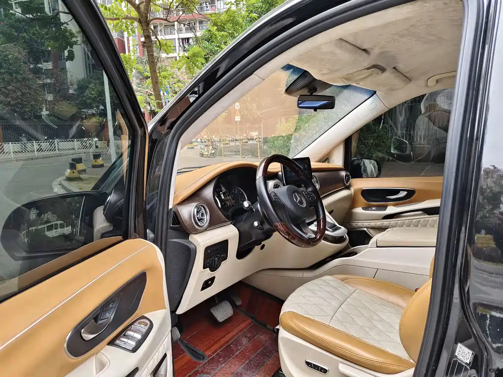 Mercedes-Benz Viano 2021 2.0T Business Edition 9-seater 2021 - thumbnail 9