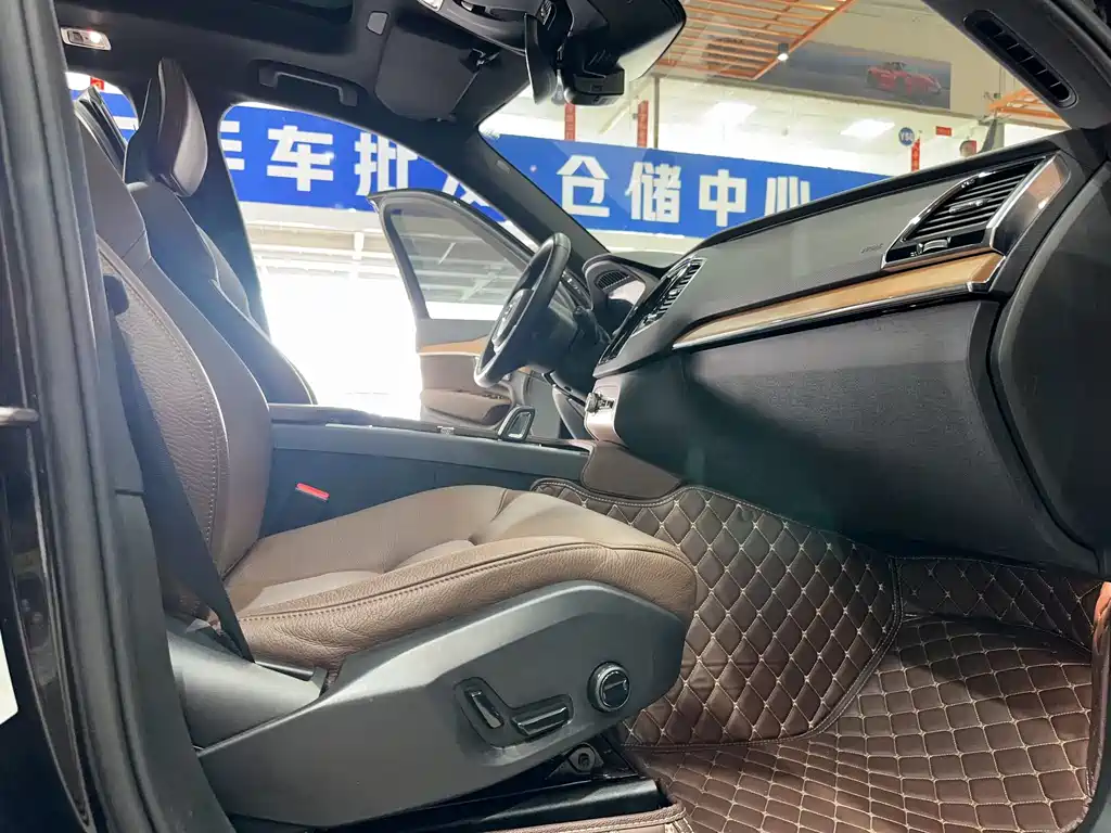Volvo Volvo XC90 2021 B6 Momentum Luxury 7-seater 2021 - thumbnail 10
