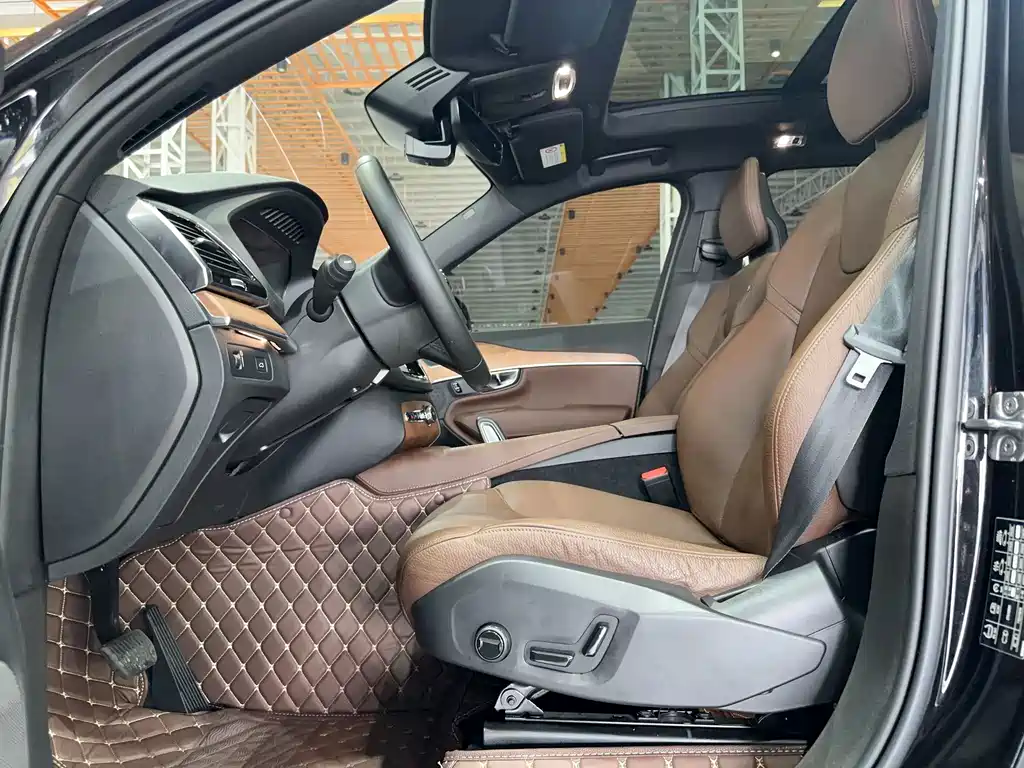 Volvo Volvo XC90 2021 B6 Momentum Luxury 7-seater 2021 - thumbnail 14