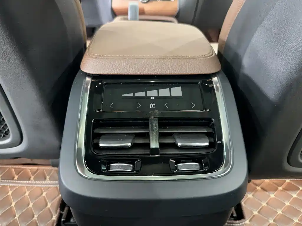 Volvo Volvo XC90 2021 B6 Momentum Luxury 7-seater 2021 - thumbnail 18