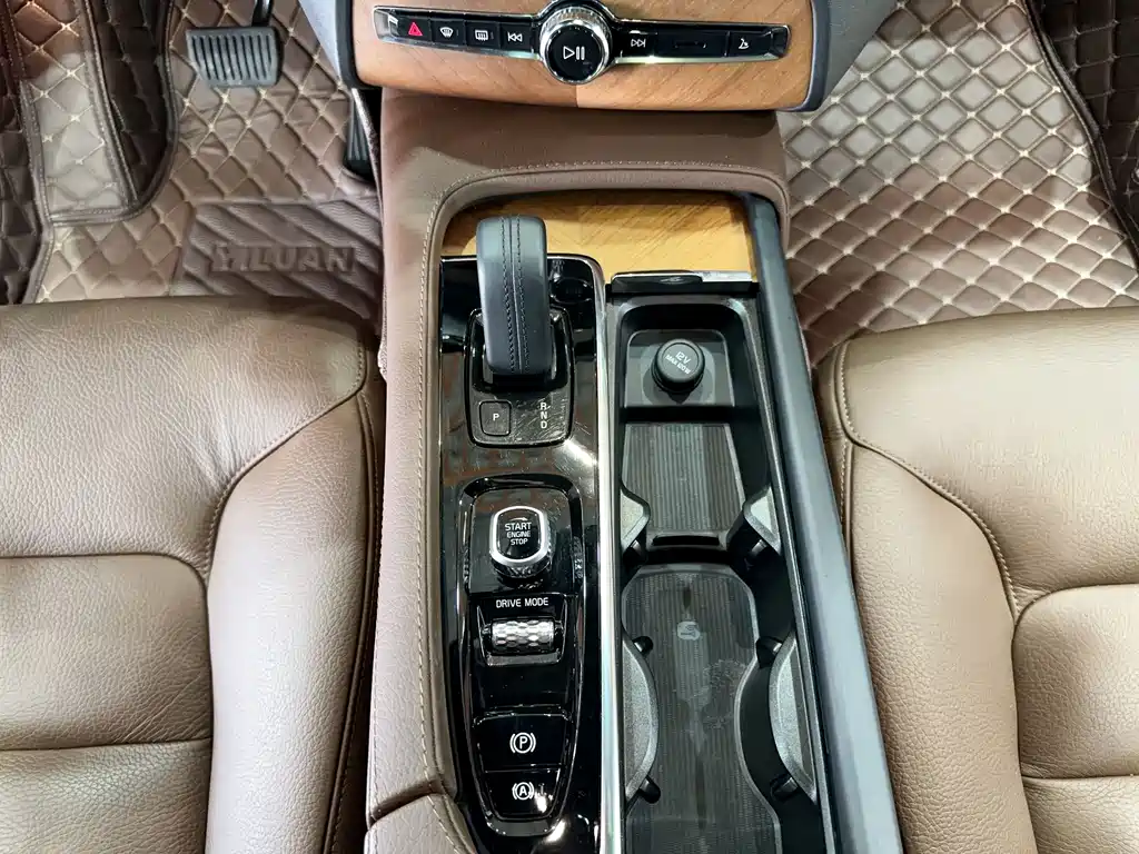 Volvo Volvo XC90 2021 B6 Momentum Luxury 7-seater 2021 - thumbnail 19