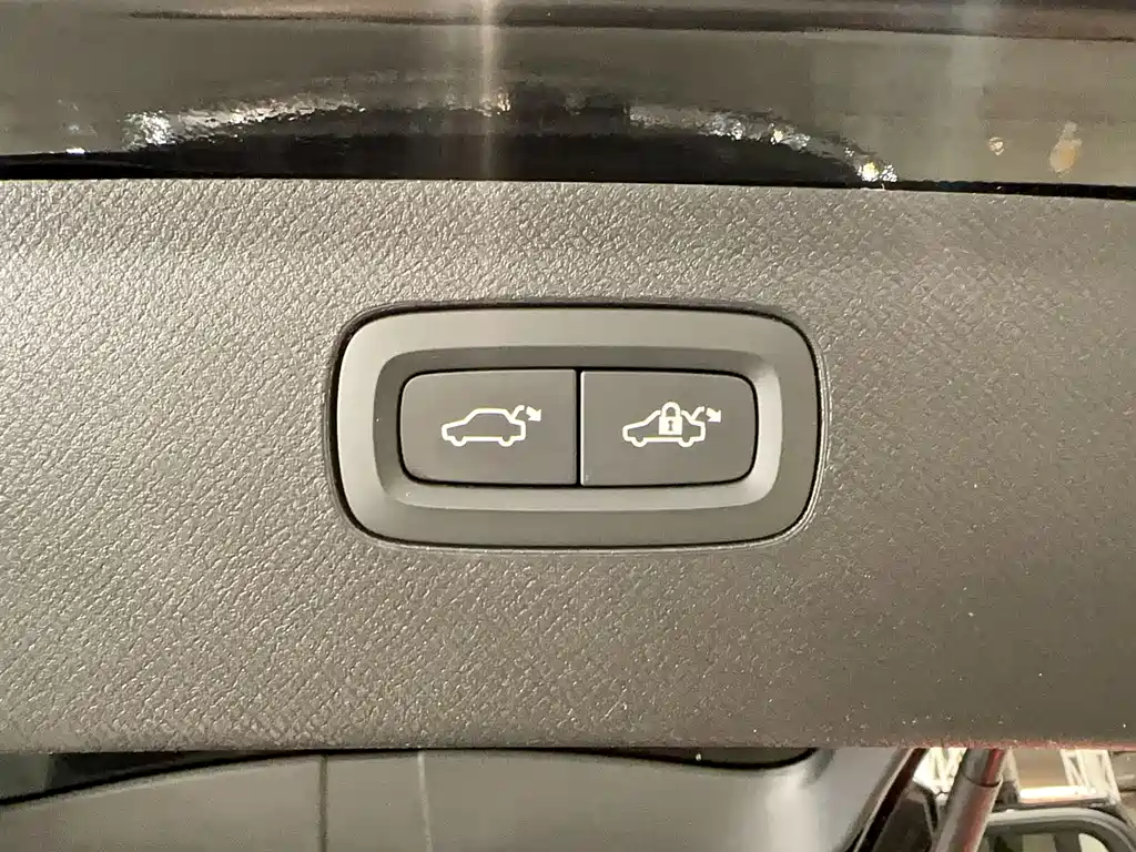 Volvo Volvo XC90 2021 B6 Momentum Luxury 7-seater 2021 - thumbnail 24