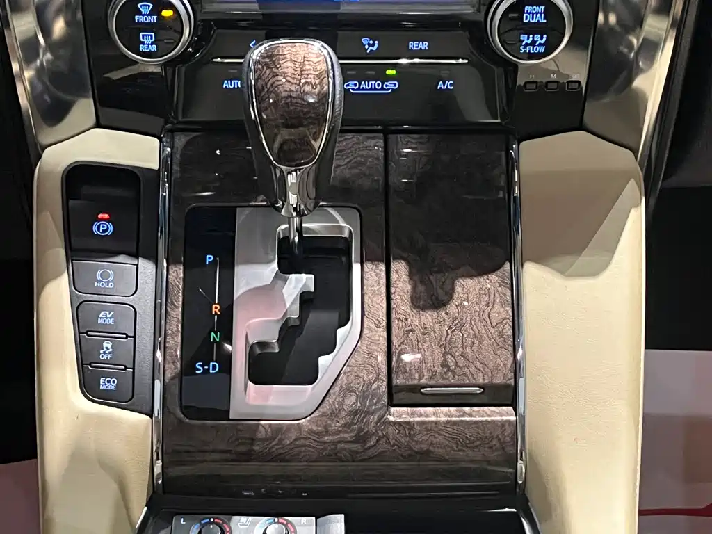 Toyota Alphard 2023 Crown Hybrid 2.5L HV Luxury Version 2023 - thumbnail 15