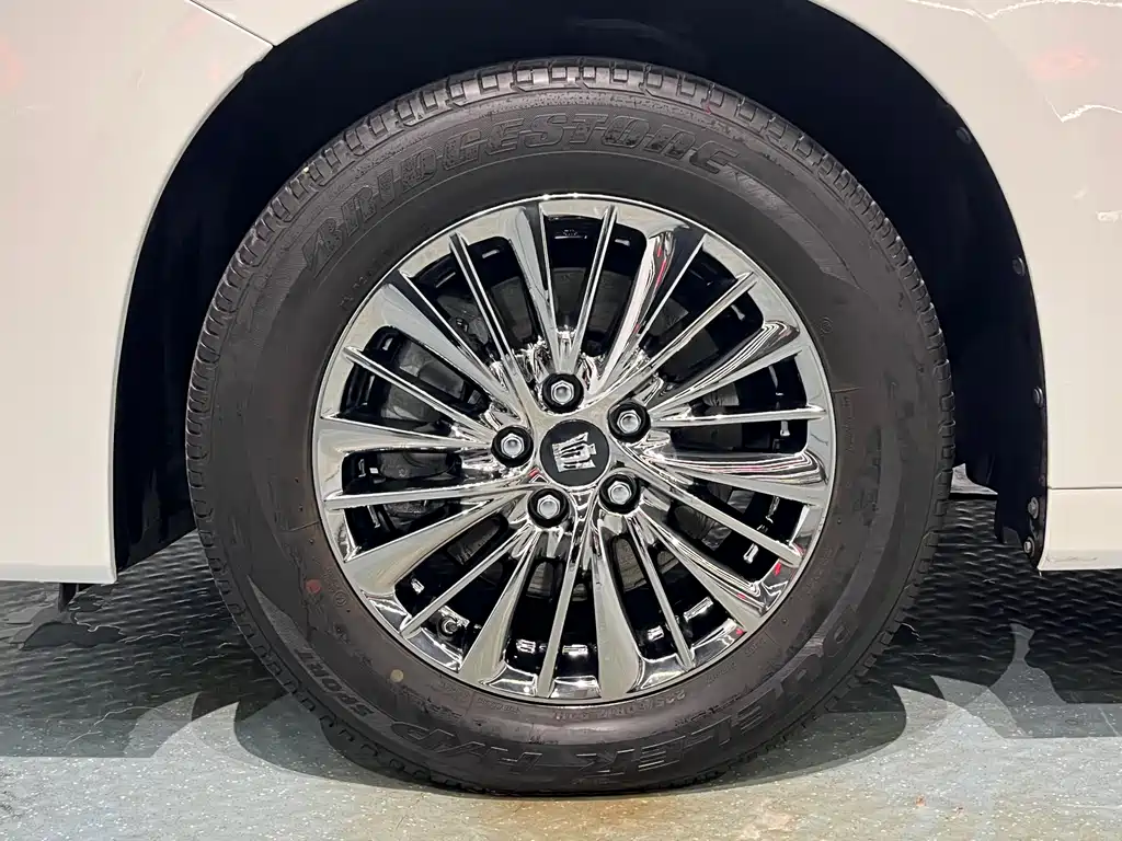 Toyota Alphard 2023 Crown Hybrid 2.5L HV Luxury Version 2023 - thumbnail 17